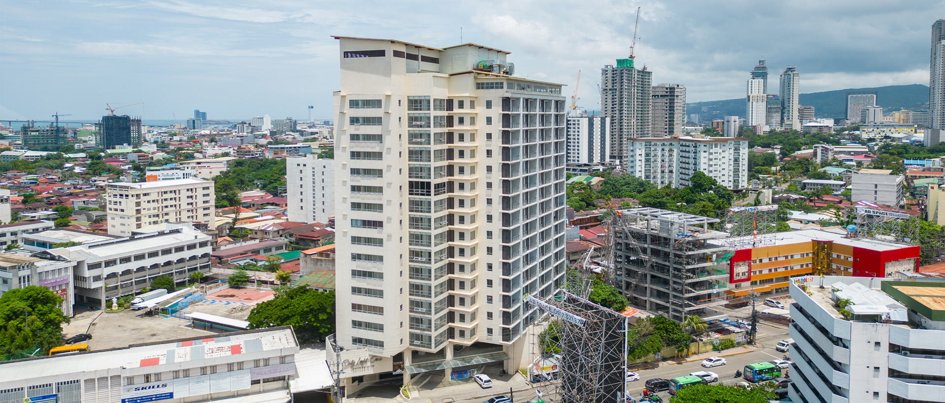 Exterior view of a modern city loft building in an urban setting